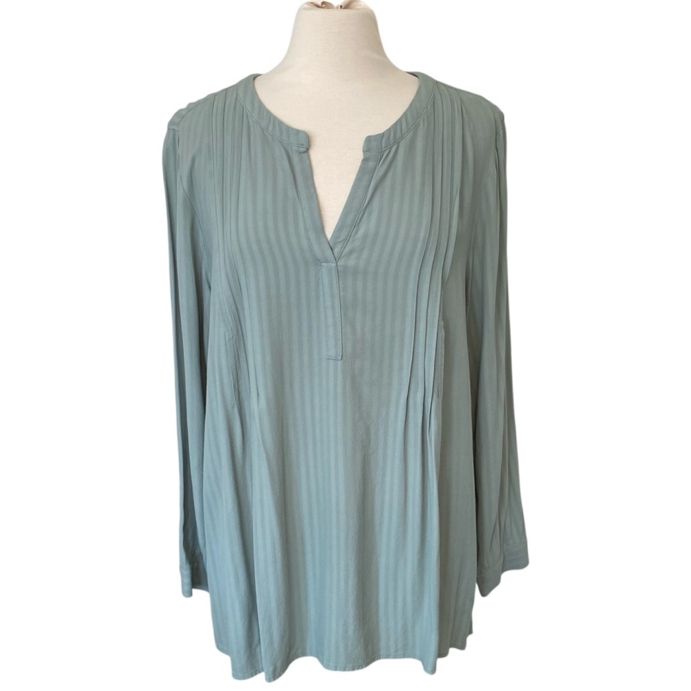 J. Jill Petite Large Seafoam Green Shadow Stripe Pintuck Tunic Blouse
